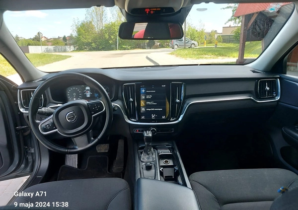 Volvo V60 cena 58000 przebieg: 213000, rok produkcji 2019 z Gryfino małe 232